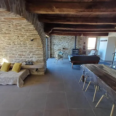 La Maison De Louise Nyaraló Colombiès